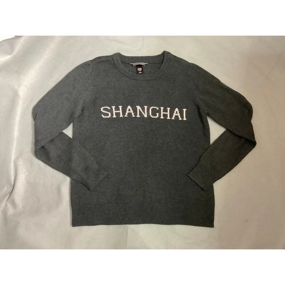 Victoria's Secret Shanghai Graphic Knit Sweater Gray Pink Heart Logo Medium